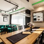 Housecube, Bar , Prywatne Kino, Bilard , Luxus Βρότσλαβ