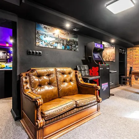 Housecube, Bar , Prywatne Kino, Bilard , Luxus