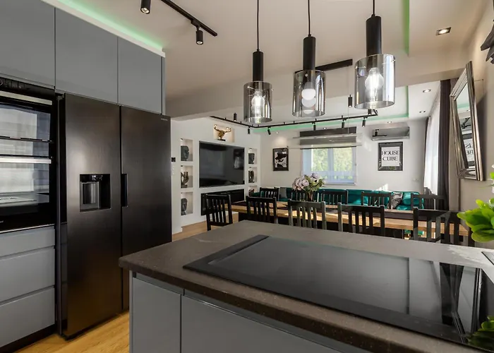 Housecube, Bar , Prywatne Kino, Bilard , Luxus * Вроцлав