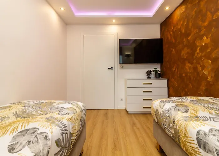 Housecube, Bar , Prywatne Kino, Bilard , Luxus Вилла Вроцлав