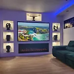 Housecube, Bar , Prywatne Kino, Bilard , Luxus Villa Breslau