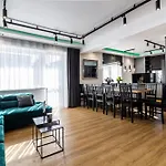 Housecube, Bar , Prywatne Kino, Bilard , Luxus Breslau