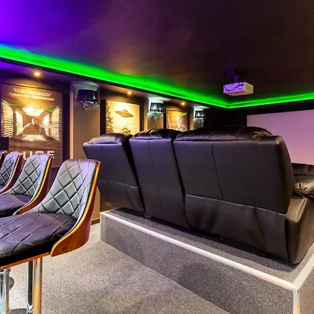 Housecube, Bar , Prywatne Kino, Bilard , Luxus Villa