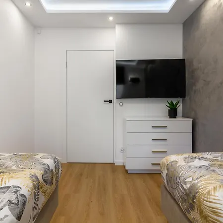 Housecube, Bar , Prywatne Kino, Bilard , Luxus וילה