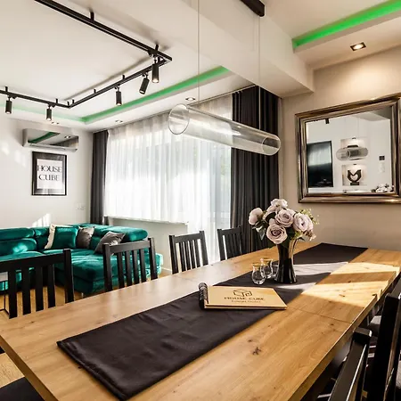 Housecube, Bar , Prywatne Kino, Bilard , Luxus ורוצלב