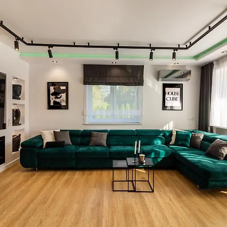 Housecube, Bar , Prywatne Kino, Bilard , Luxus