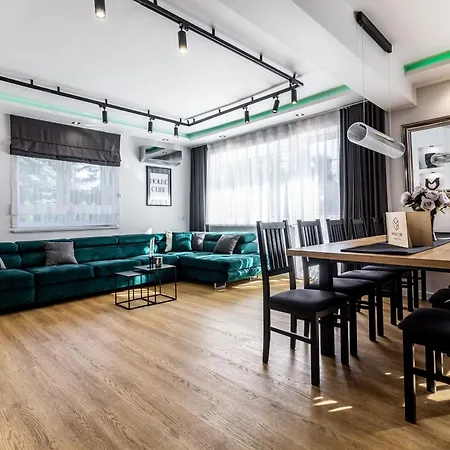 Housecube, Bar , Prywatne Kino, Bilard , Luxus ヴロツワフ