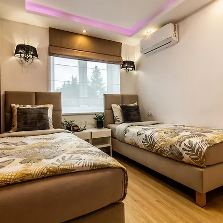 Housecube, Bar , Prywatne Kino, Bilard , Luxus