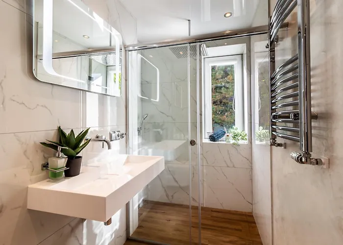 Villa Housecube, Bar , Prywatne Kino, Bilard , Luxus