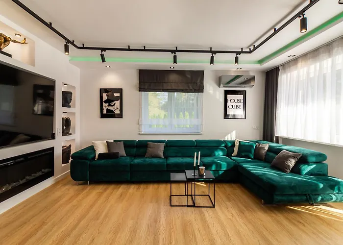 Housecube, Bar , Prywatne Kino, Bilard , Luxus