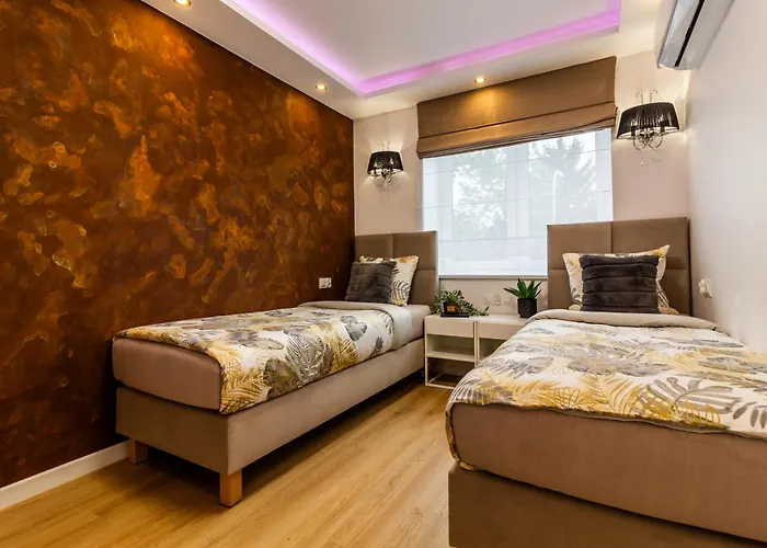 Housecube, Bar , Prywatne Kino, Bilard , Luxus *